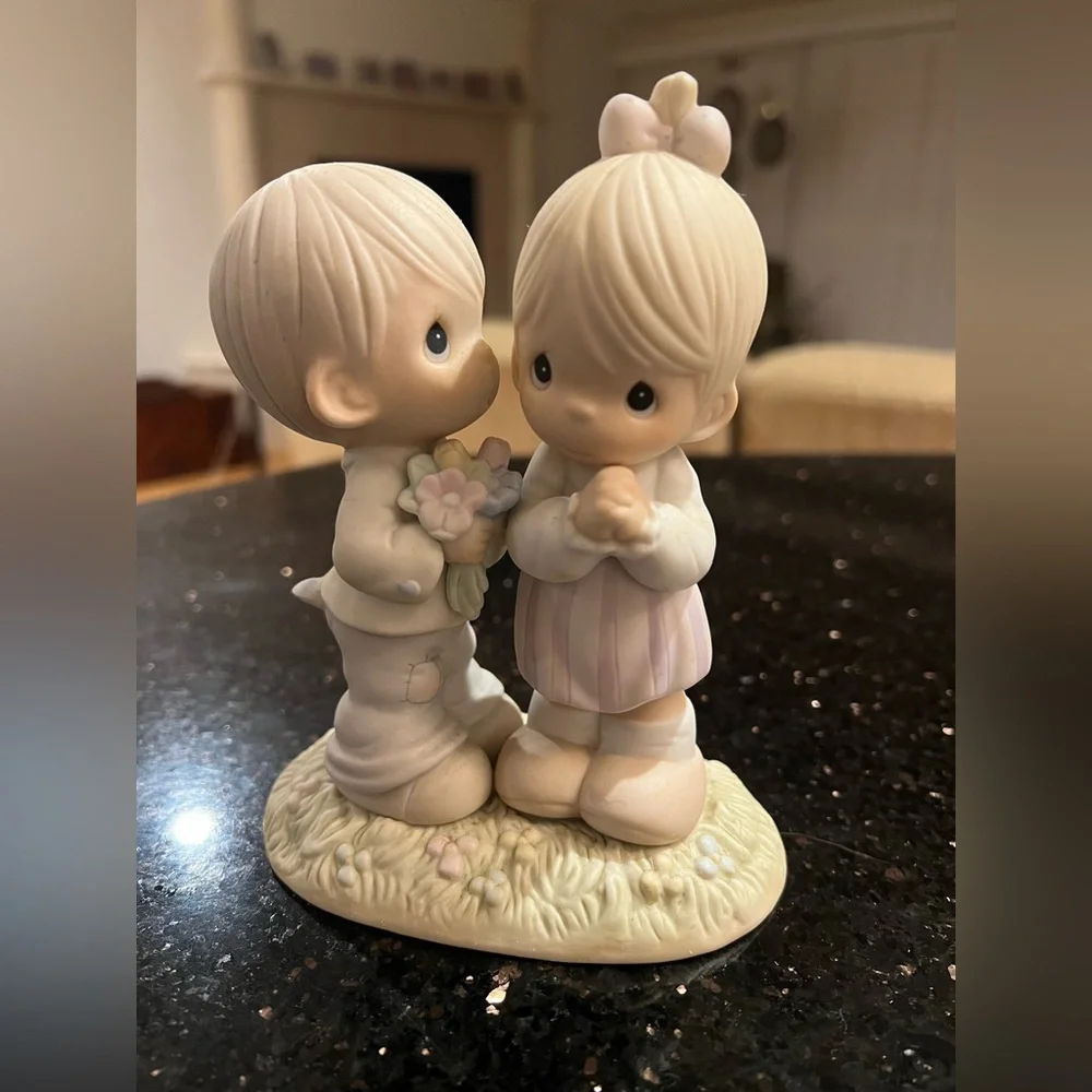 Enesco Precious Moments “Love is From Above” figurine